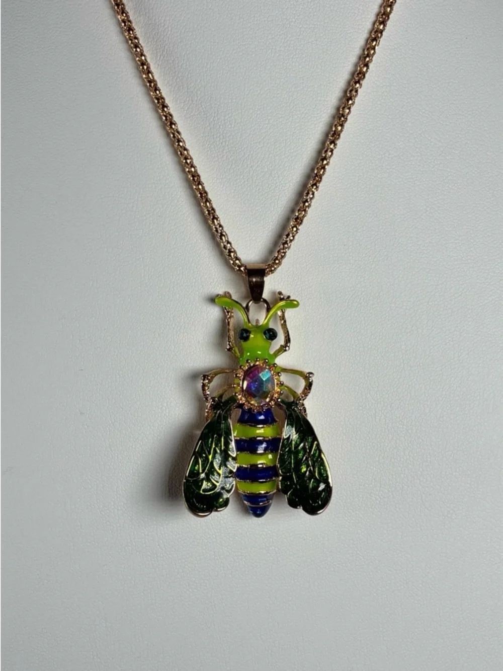 Betsey Johnson Green Enamel Crystal Insect Bee Pendant Necklace - Picture 1 of 8